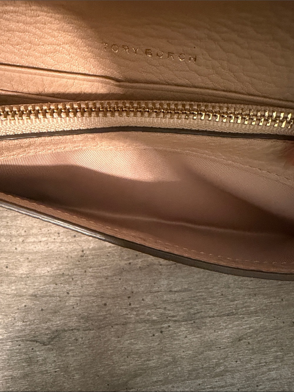 Tory Burch Blush Leather Continental Wallet with Logo - Picture 6 of 10
